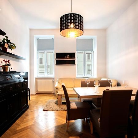 3-Bedroom Apartment In Central Vienna Exterior photo