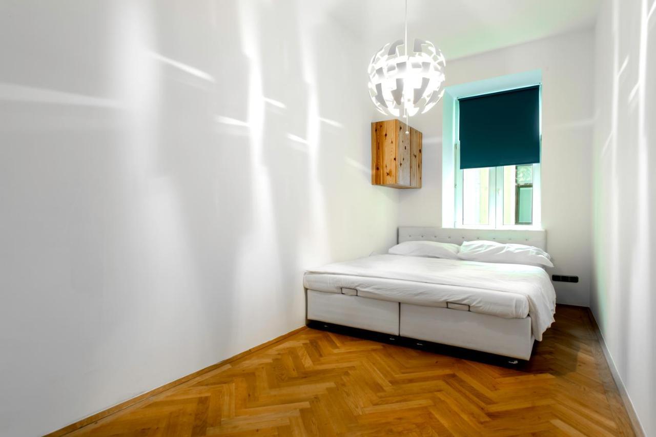 3-Bedroom Apartment In Central Vienna Exterior photo