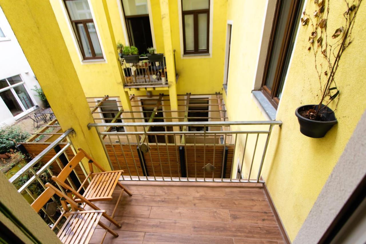 3-Bedroom Apartment In Central Vienna Exterior photo