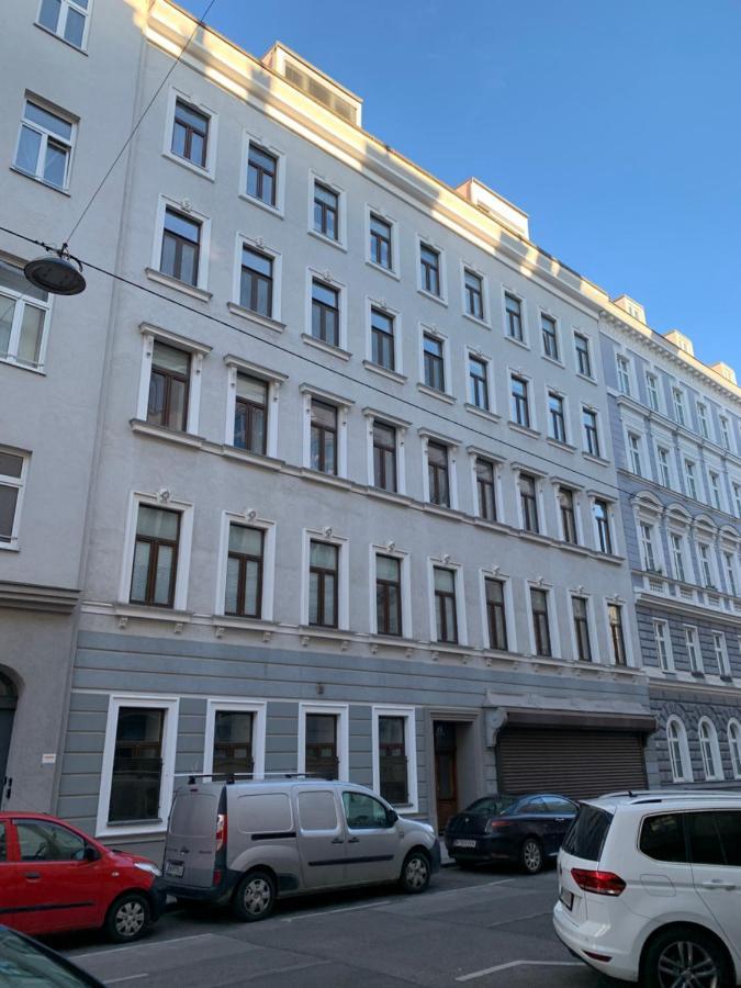 3-Bedroom Apartment In Central Vienna Exterior photo