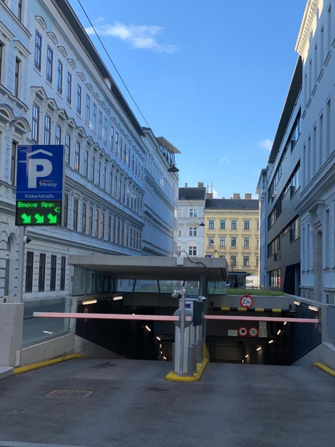 3-Bedroom Apartment In Central Vienna Exterior photo
